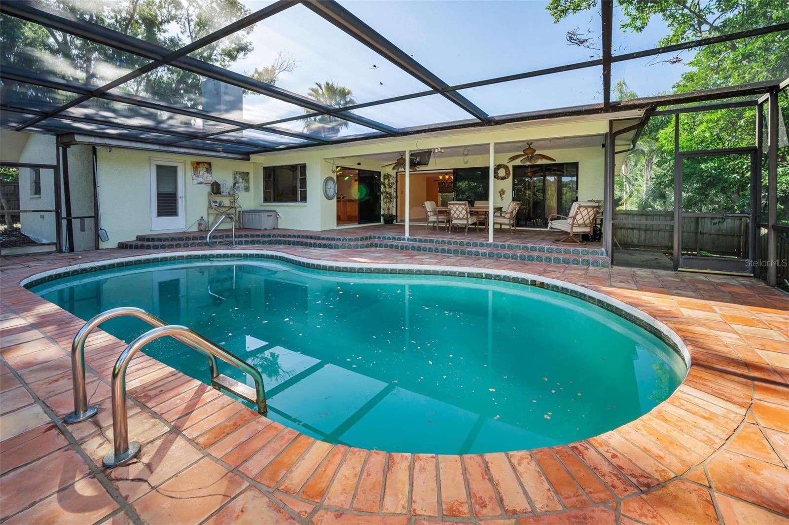 Listing photo id 39 for 760 Village Way