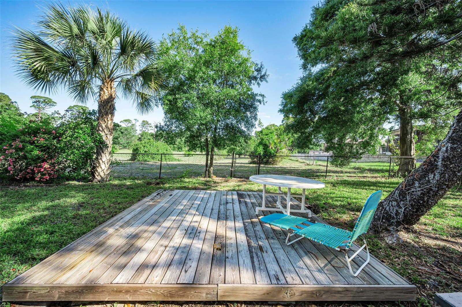 Listing photo id 44 for 760 Village Way