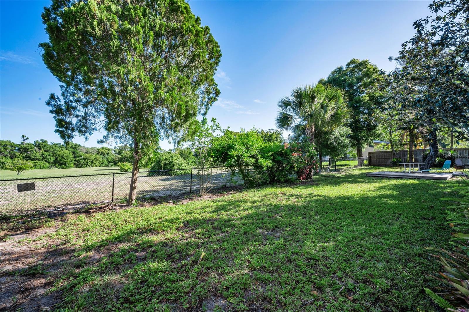 Listing photo id 46 for 760 Village Way