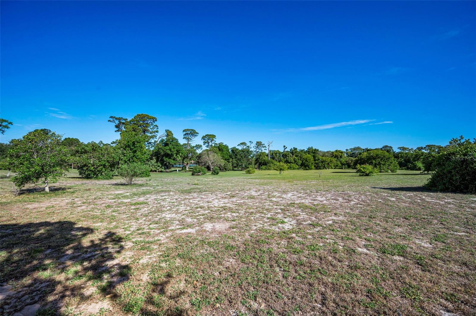 Listing photo id 47 for 760 Village Way