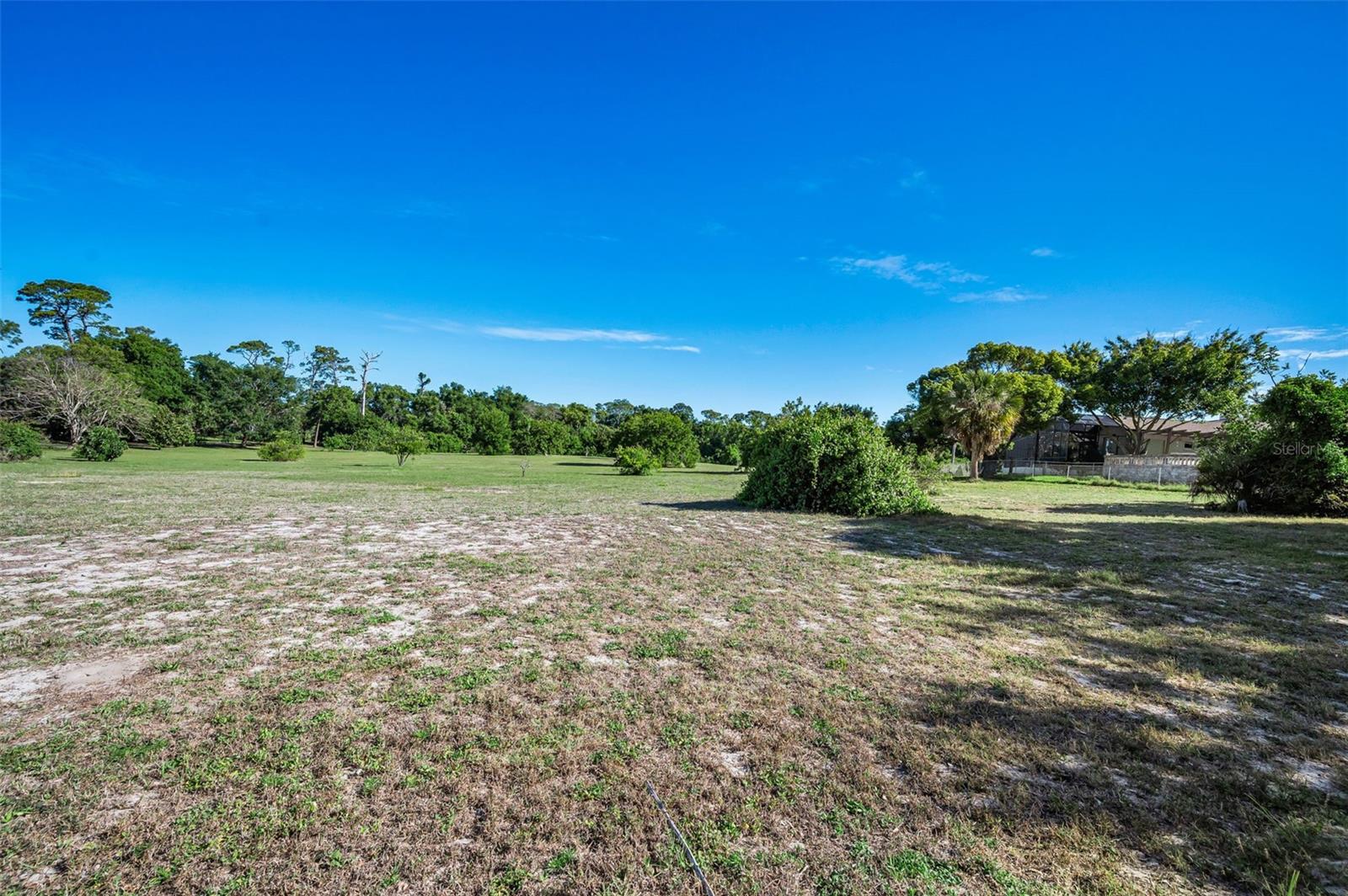 Listing photo id 49 for 760 Village Way