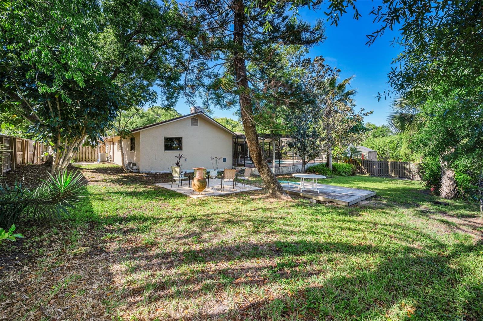 Listing photo id 51 for 760 Village Way