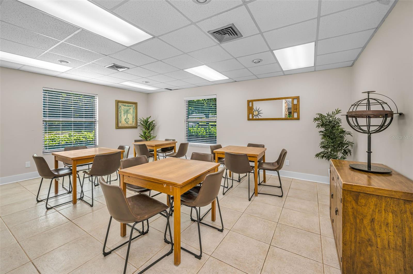 Listing photo id 55 for 760 Village Way