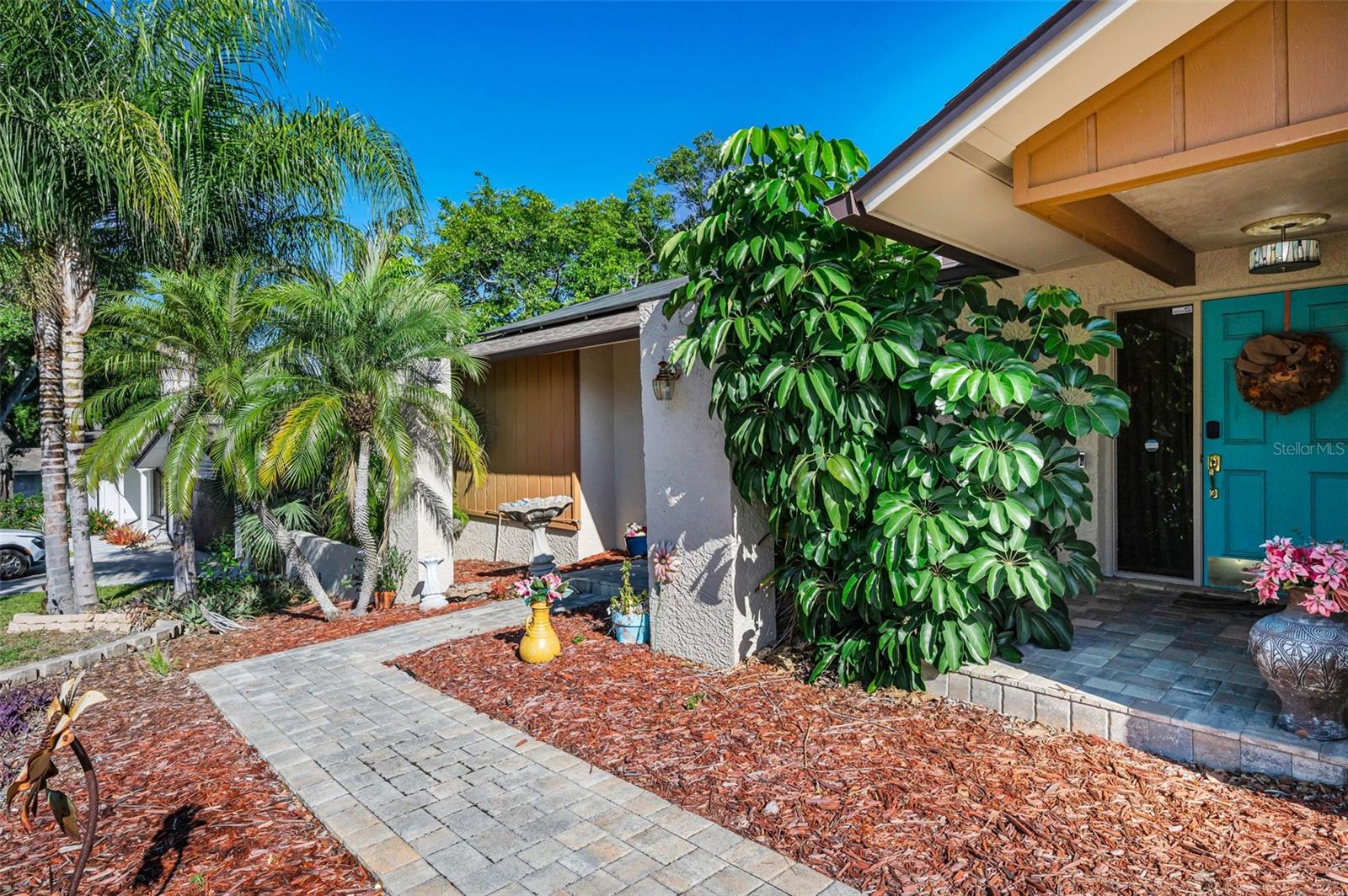 Listing photo id 4 for 760 Village Way