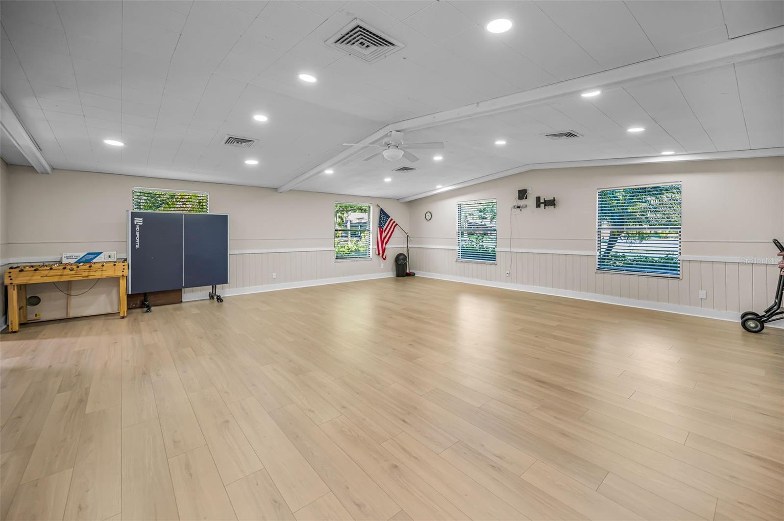 Listing photo id 58 for 760 Village Way