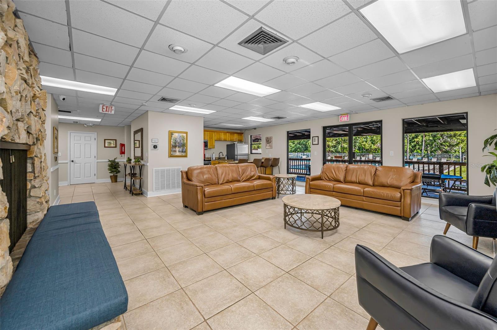 Listing photo id 60 for 760 Village Way