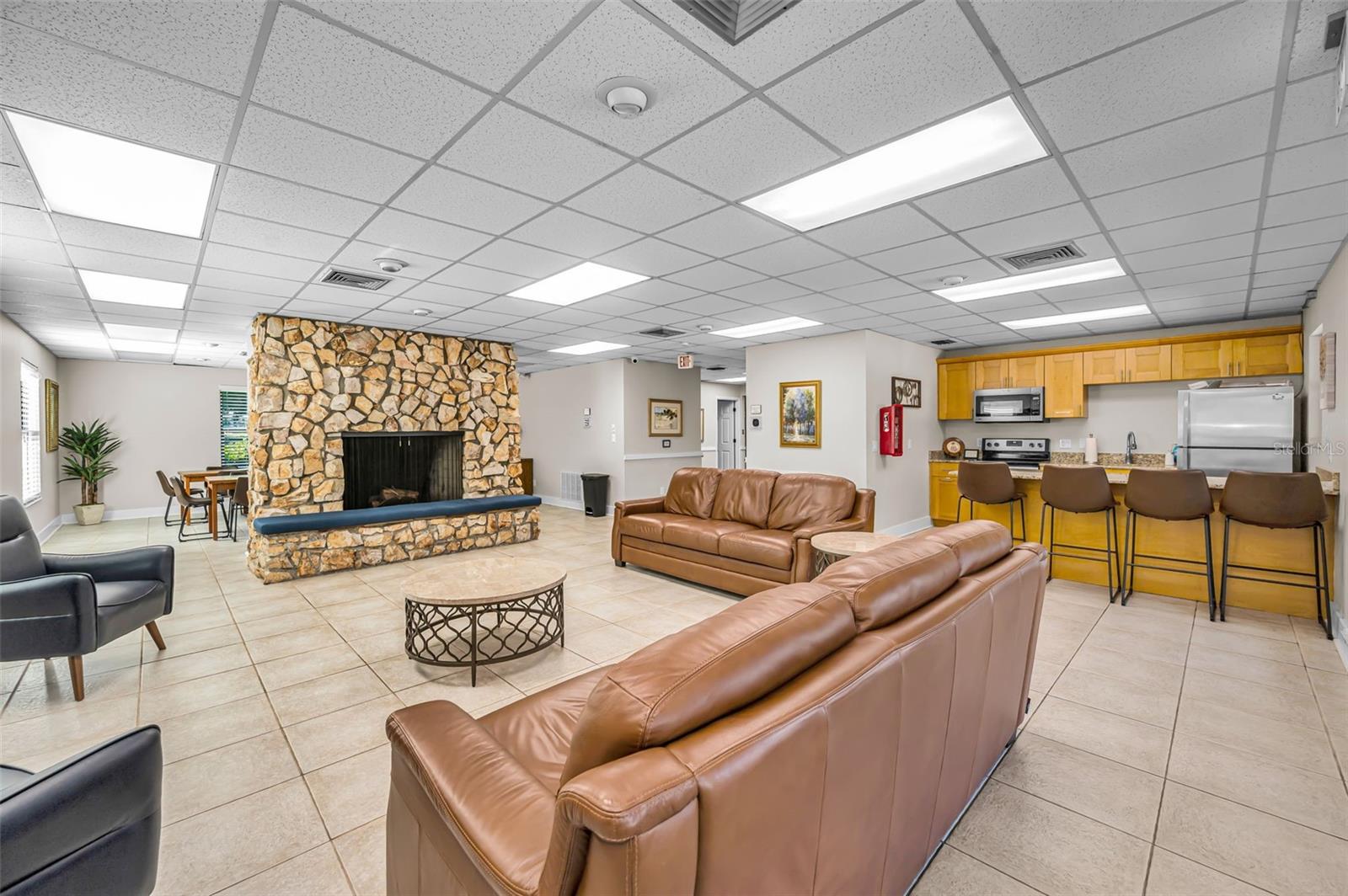 Listing photo id 61 for 760 Village Way