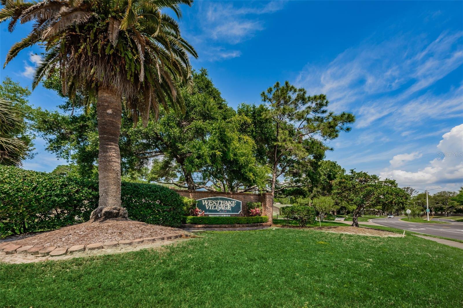 Listing photo id 75 for 760 Village Way