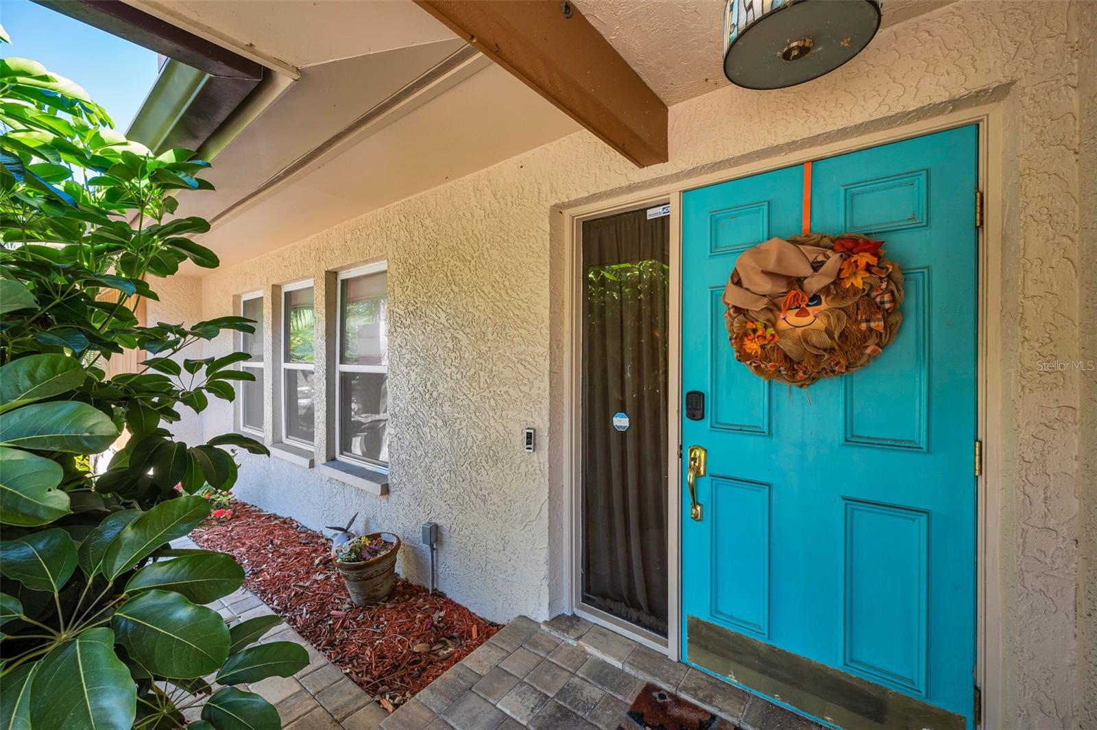 Listing photo id 6 for 760 Village Way