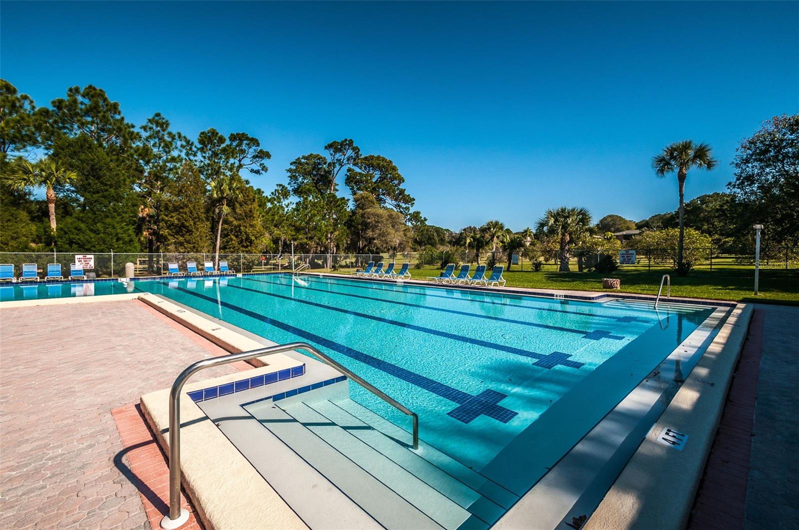 Listing photo id 79 for 760 Village Way