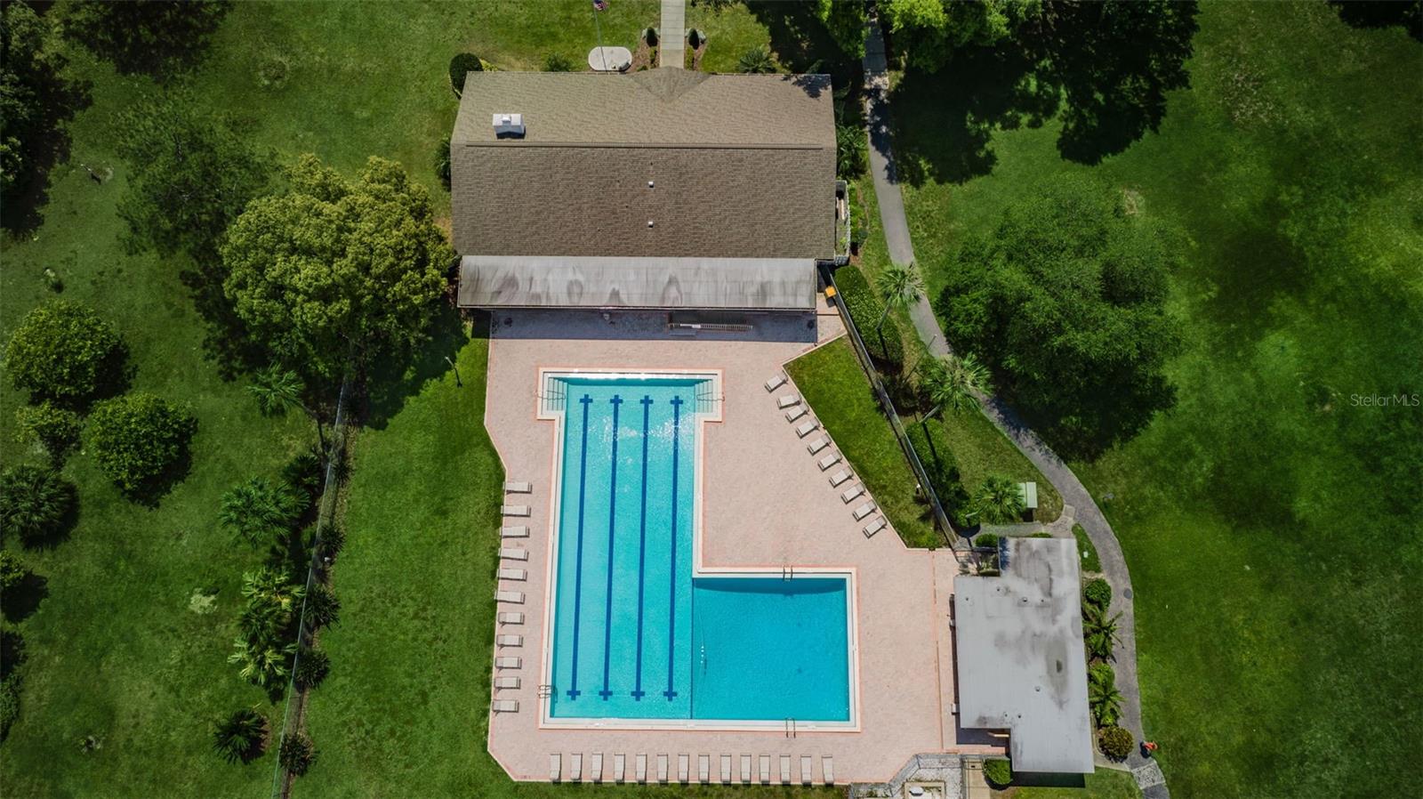 Listing photo id 80 for 760 Village Way