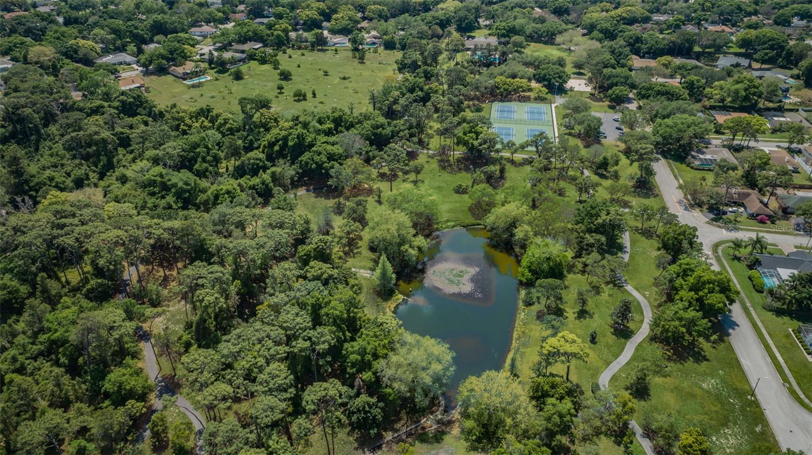 Listing photo id 88 for 760 Village Way