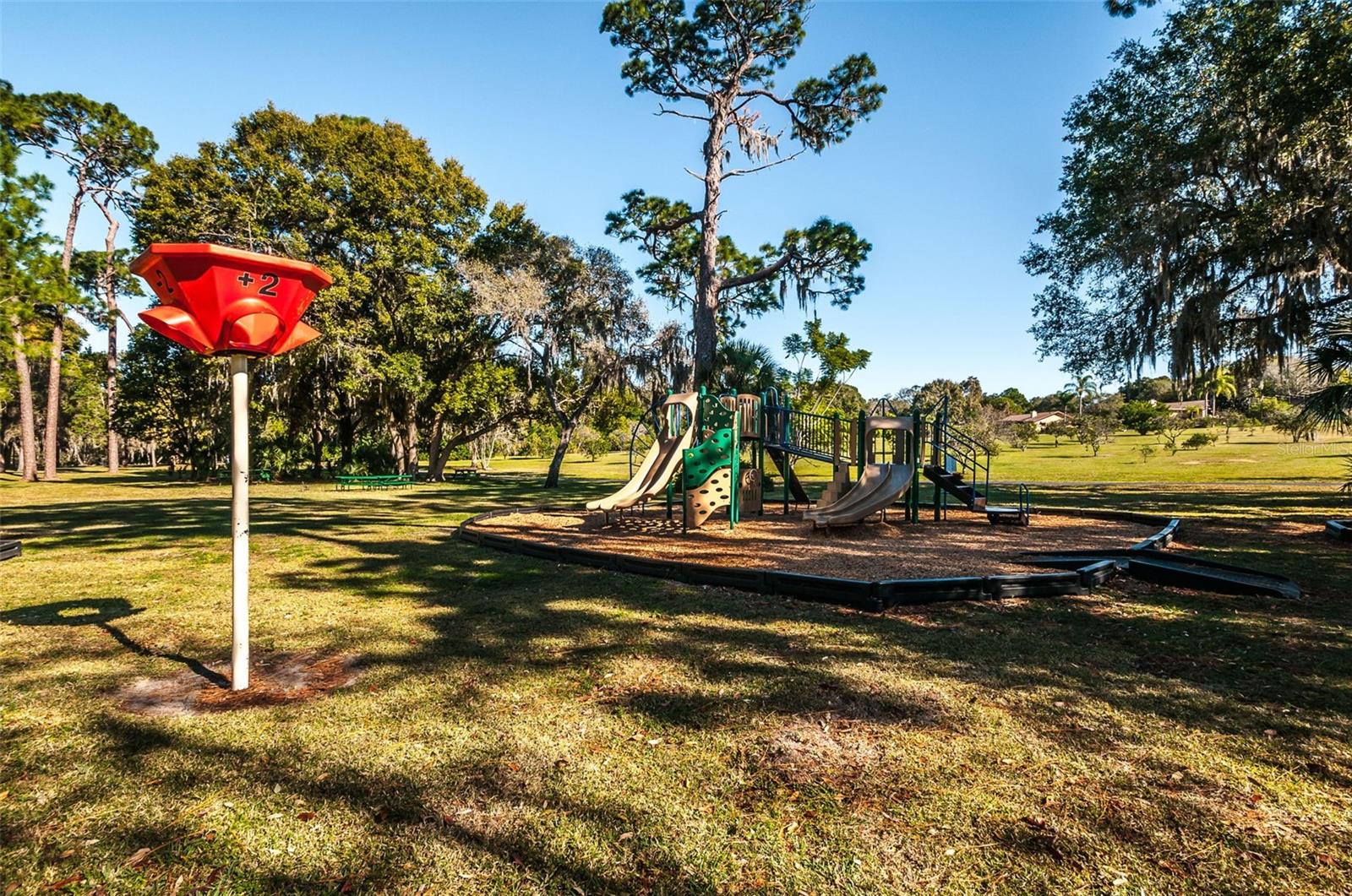 Listing photo id 91 for 760 Village Way