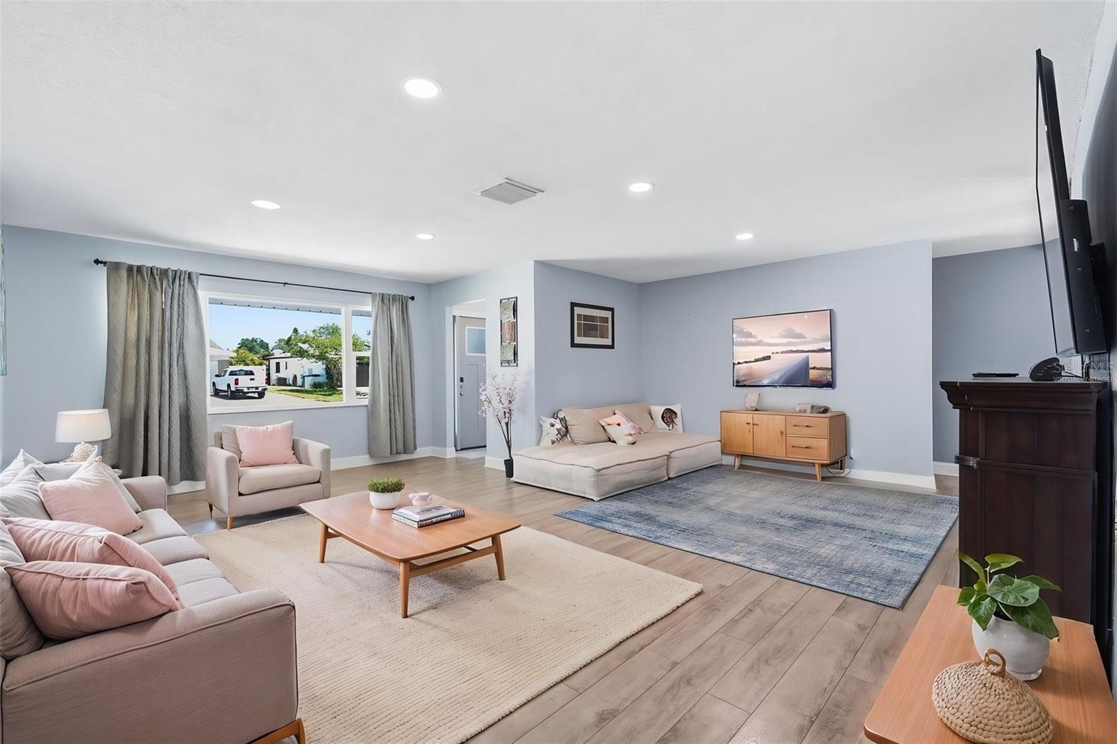 Image 10 of 49 For 9276 79th Avenue