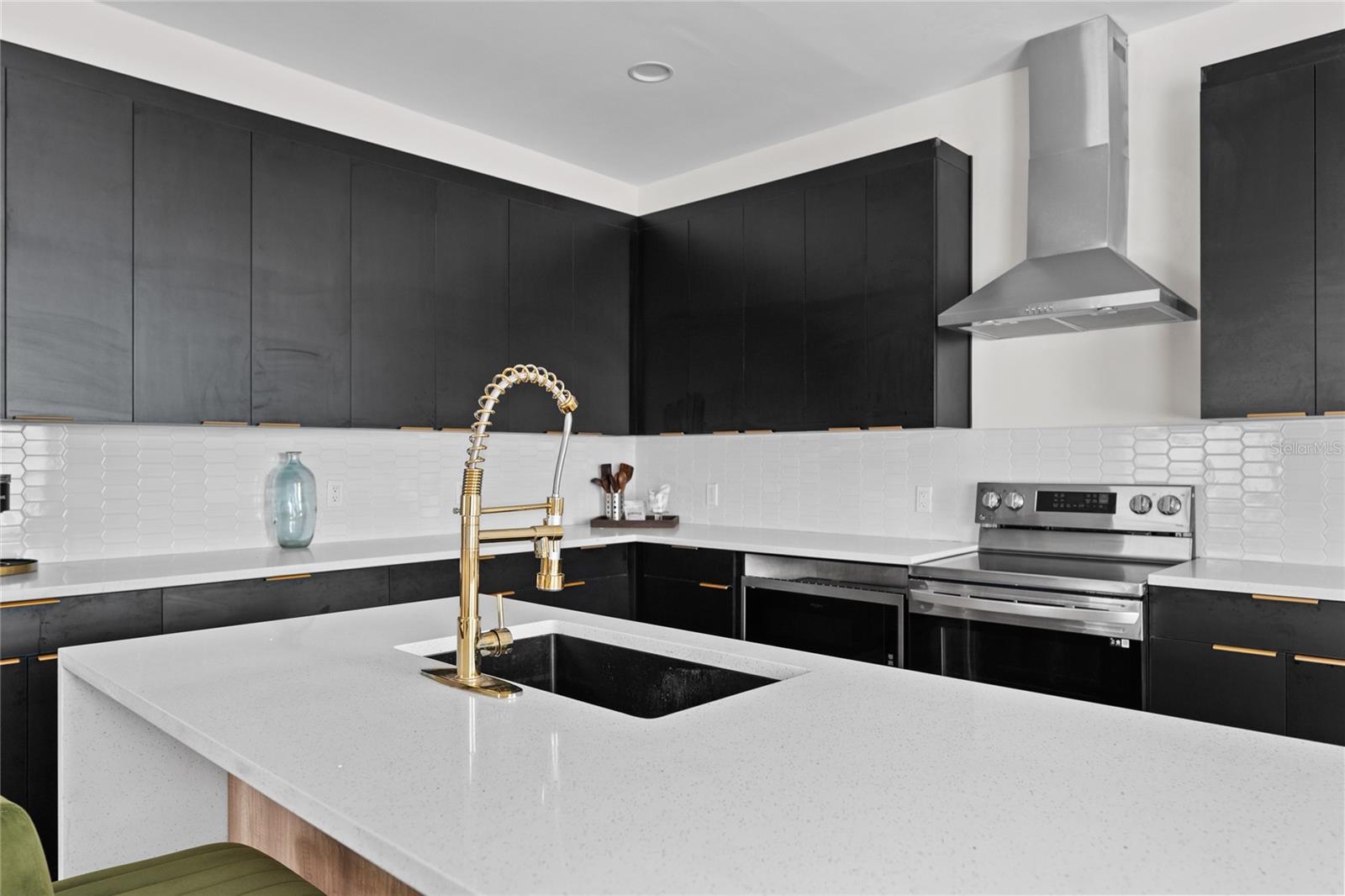 Image 11 of 43 For 680 25th Avenue S