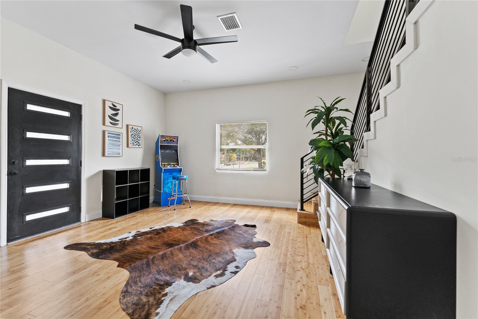 Image 2 of 43 For 680 25th Avenue S