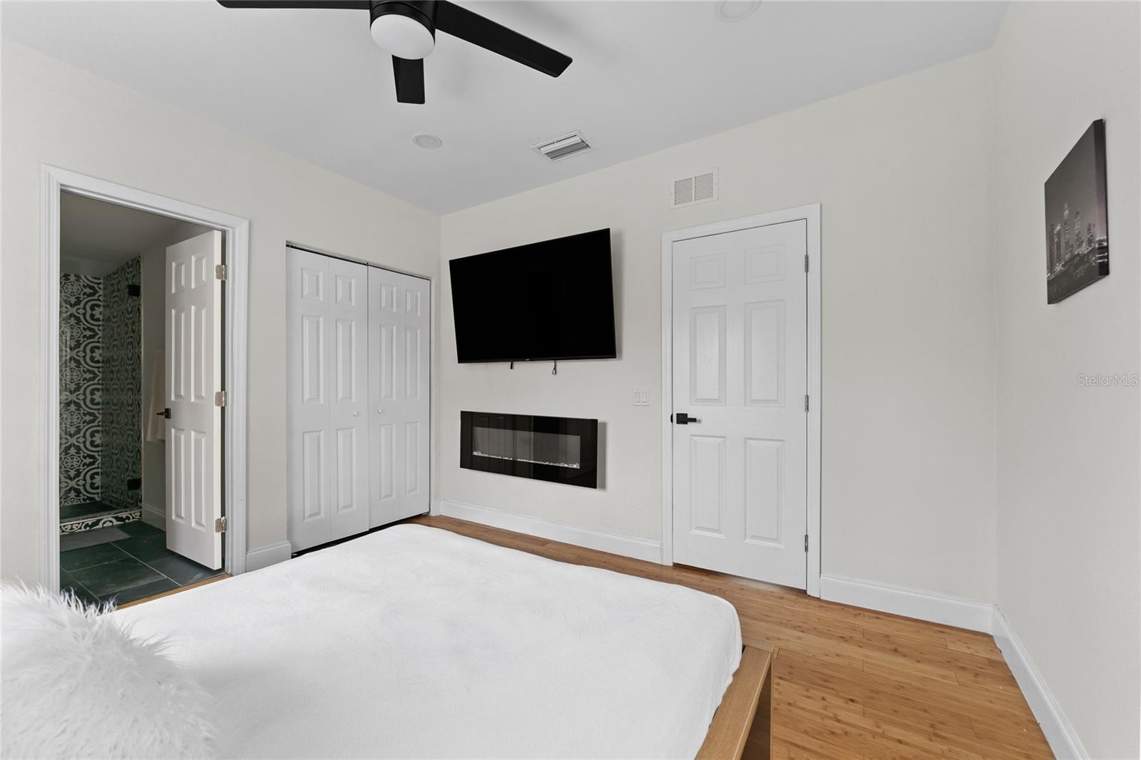 Image 21 of 43 For 680 25th Avenue S