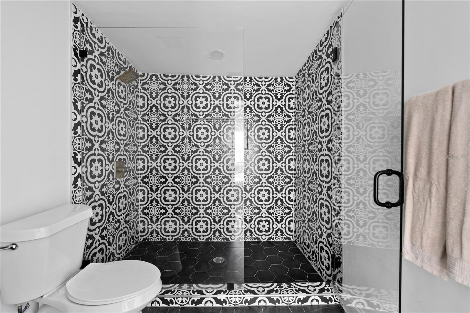 Image 23 of 43 For 680 25th Avenue S