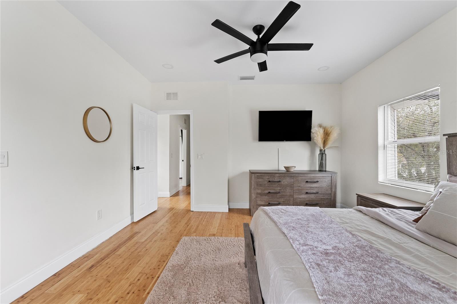 Image 25 of 43 For 680 25th Avenue S