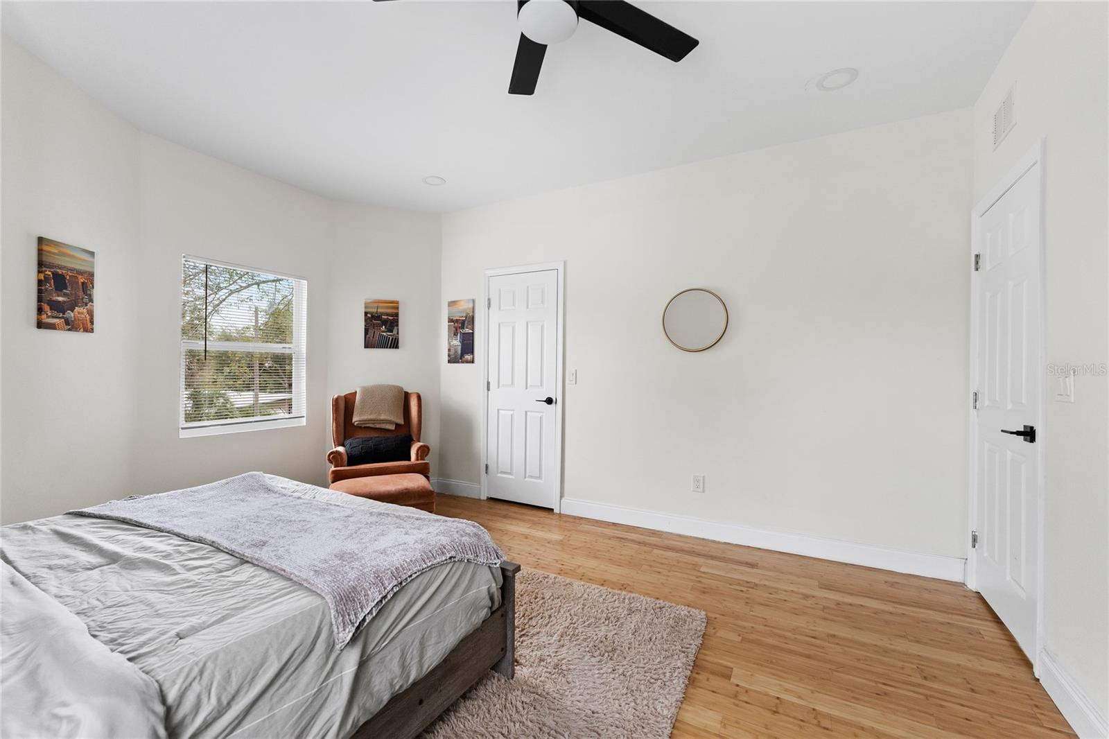 Image 26 of 43 For 680 25th Avenue S