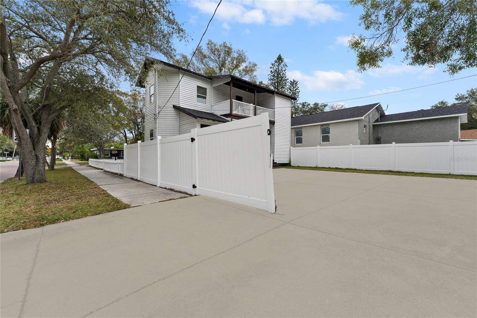 Image 39 of 43 For 680 25th Avenue S