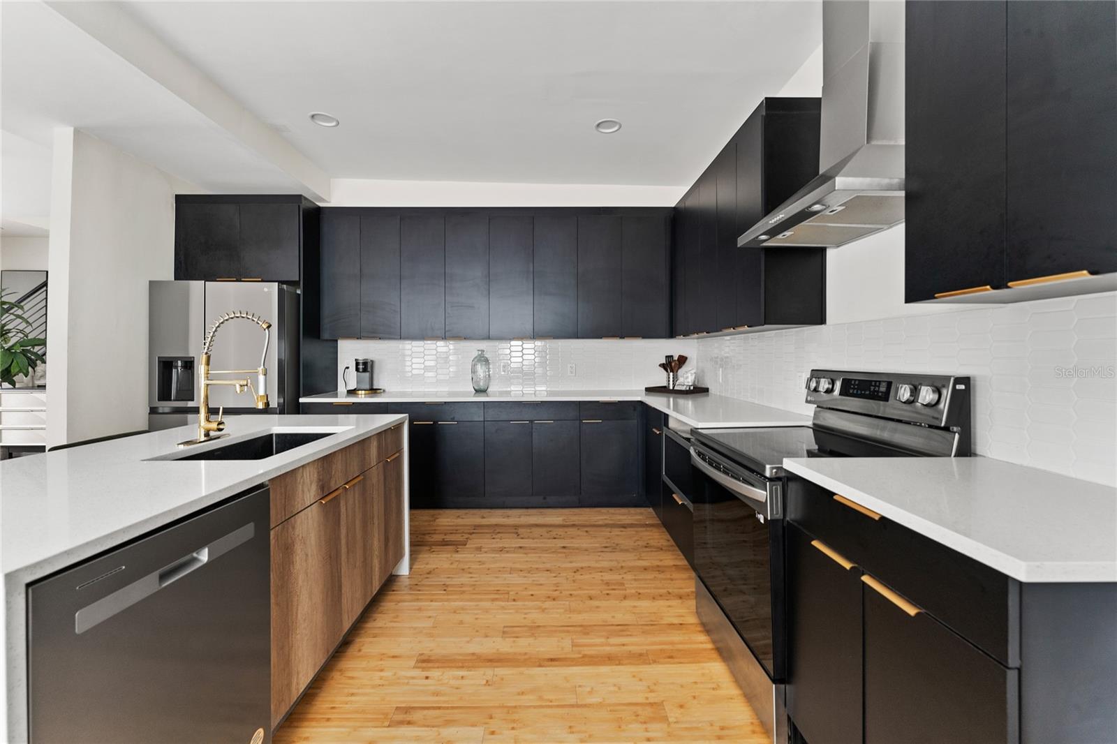 Image 8 of 43 For 680 25th Avenue S