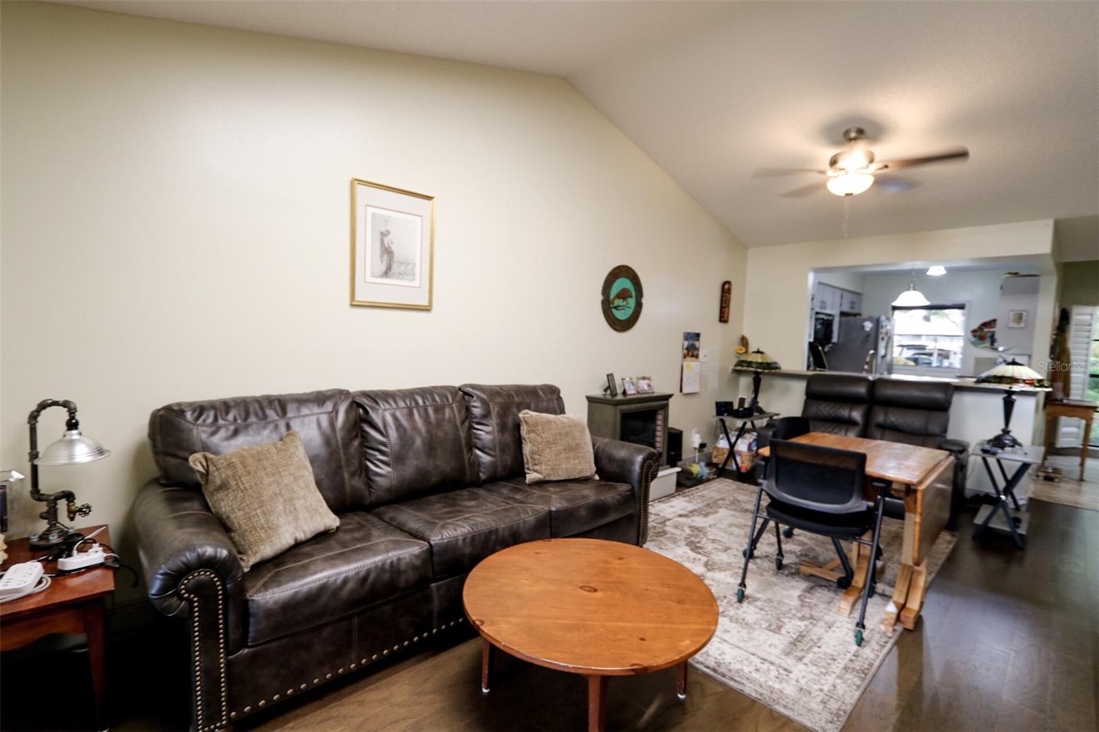 Image 11 of 26 For 323 Knottwood Court 1