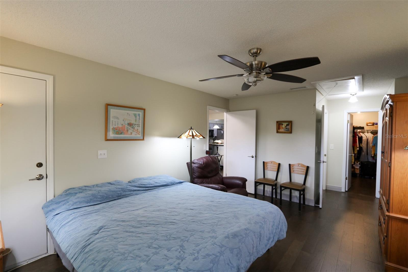 Image 13 of 26 For 323 Knottwood Court 1