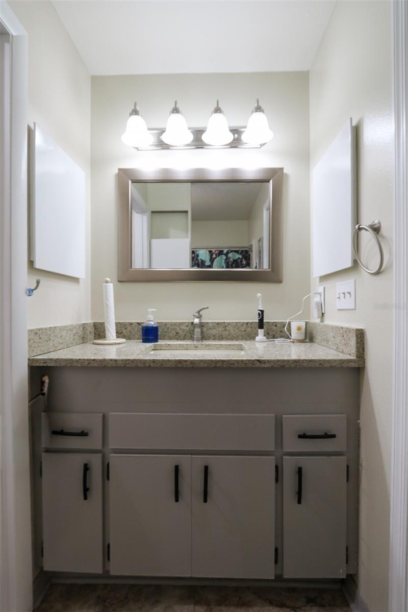 Image 14 of 26 For 323 Knottwood Court 1