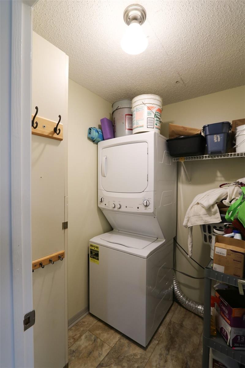 Image 18 of 26 For 323 Knottwood Court 1