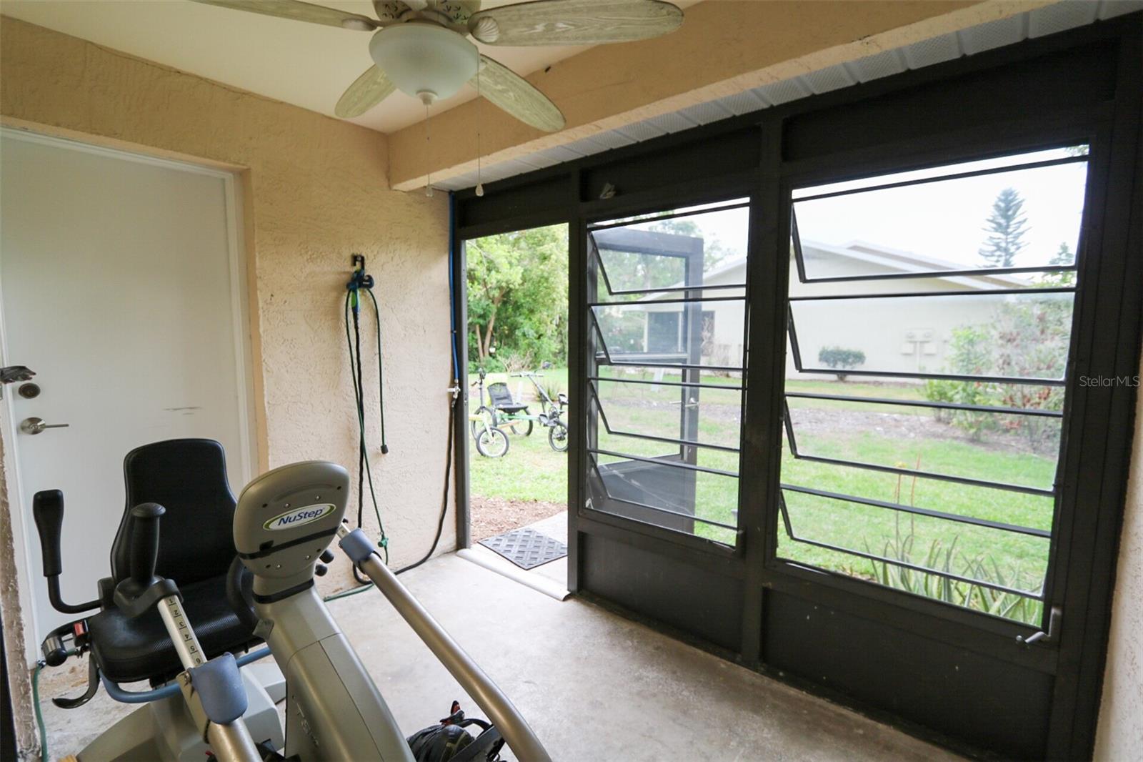 Image 19 of 26 For 323 Knottwood Court 1