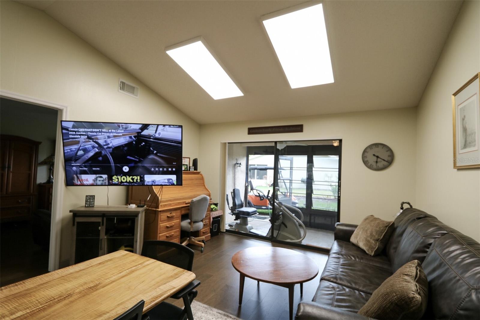 Image 5 of 26 For 323 Knottwood Court 1