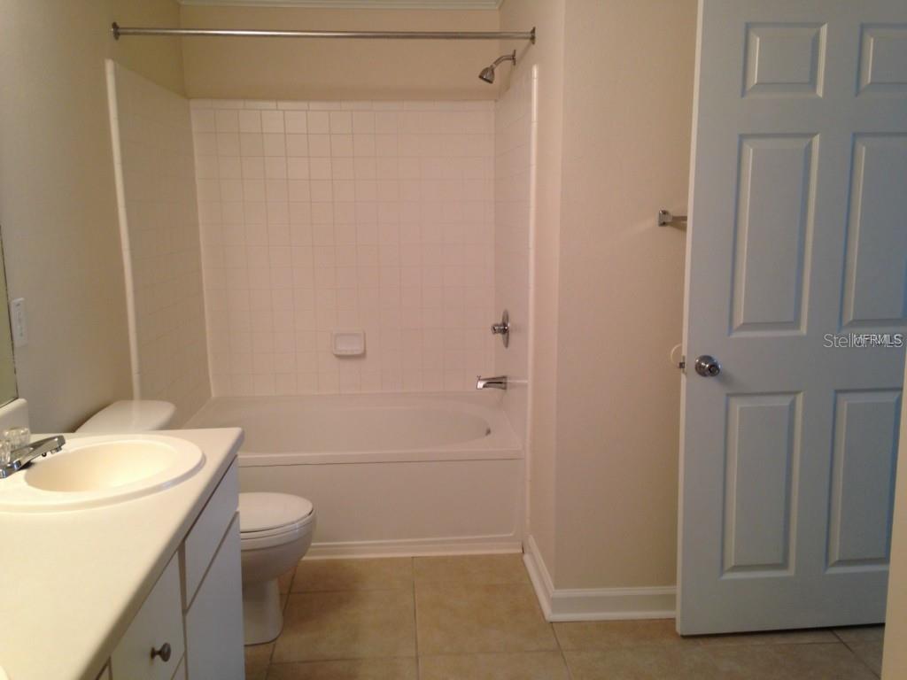 Image 12 of 17 For 18147 Sterling Gate Circle 18147