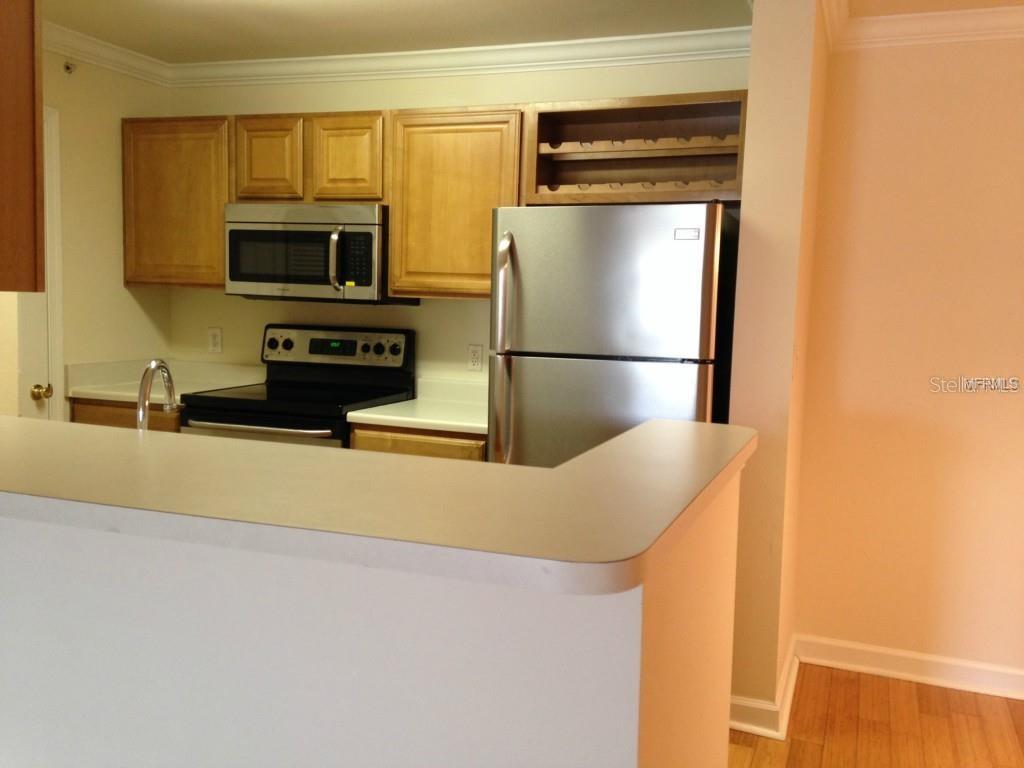 Image 4 of 17 For 18147 Sterling Gate Circle 18147