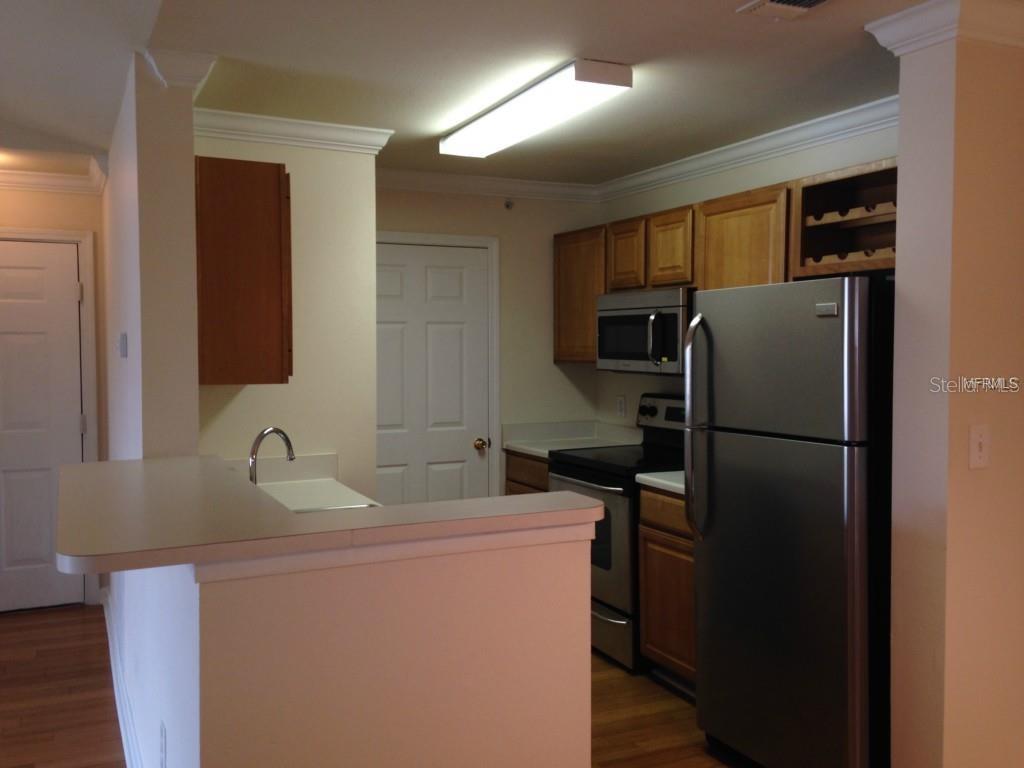 Image 6 of 17 For 18147 Sterling Gate Circle 18147