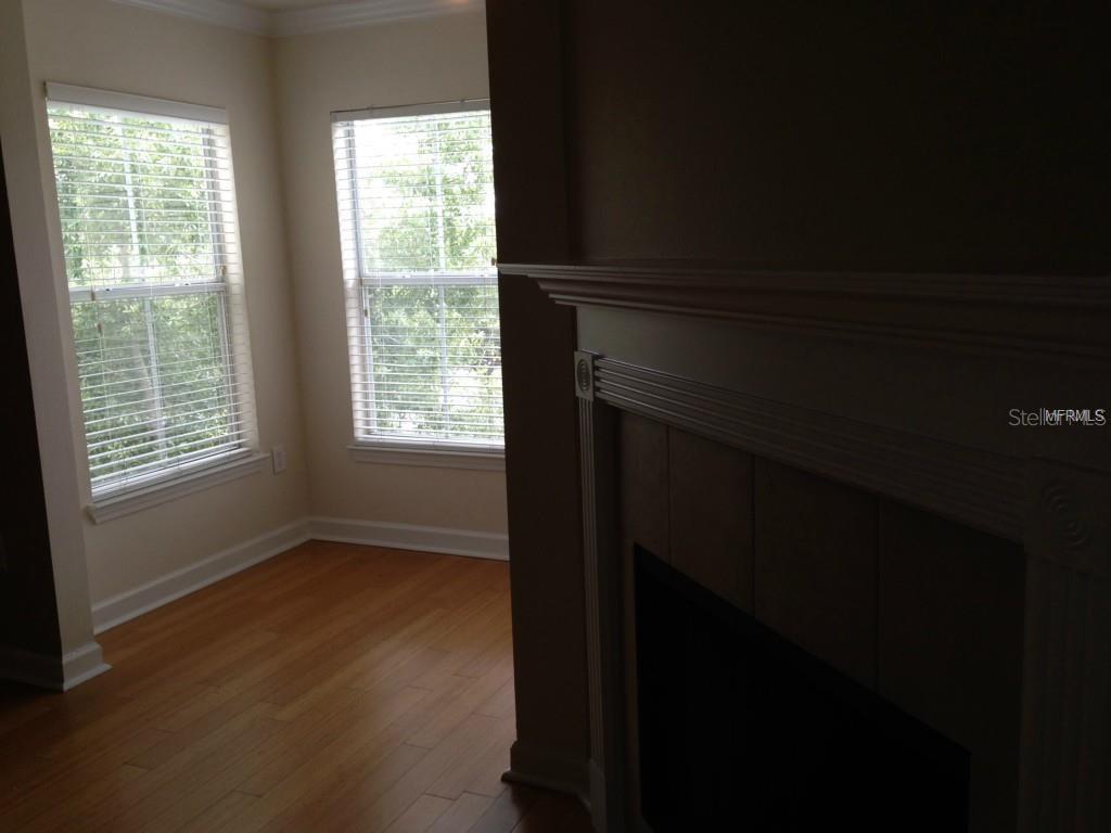 Image 9 of 17 For 18147 Sterling Gate Circle 18147