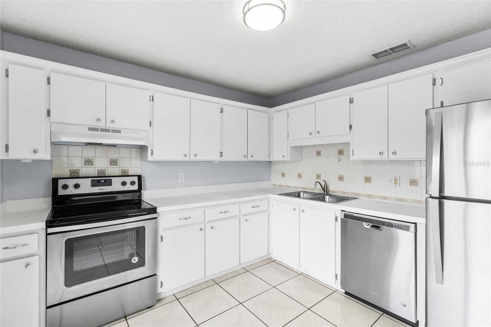 Image 16 of 37 For 7608 Willow Park Drive