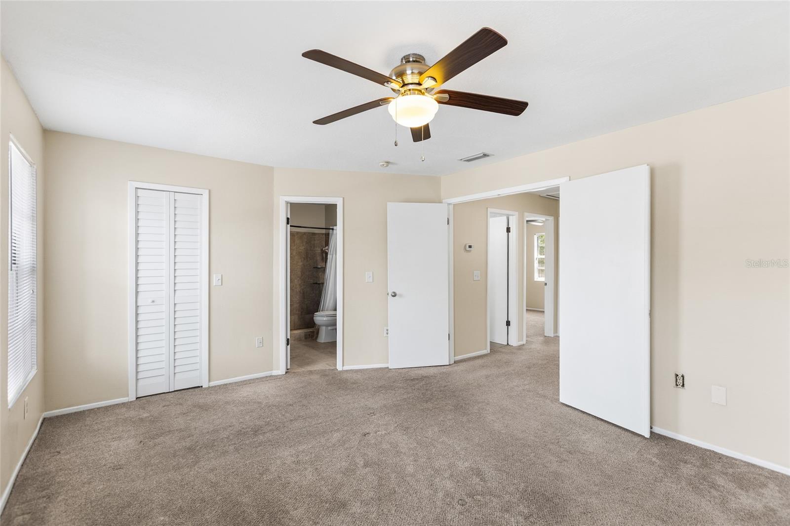 Image 18 of 37 For 7608 Willow Park Drive