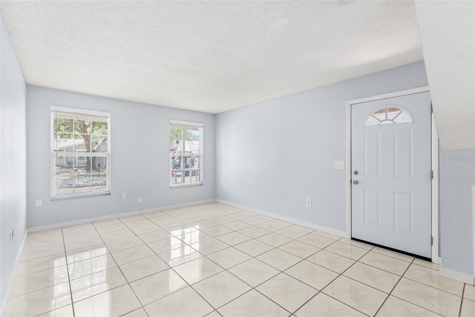 Image 5 of 37 For 7608 Willow Park Drive