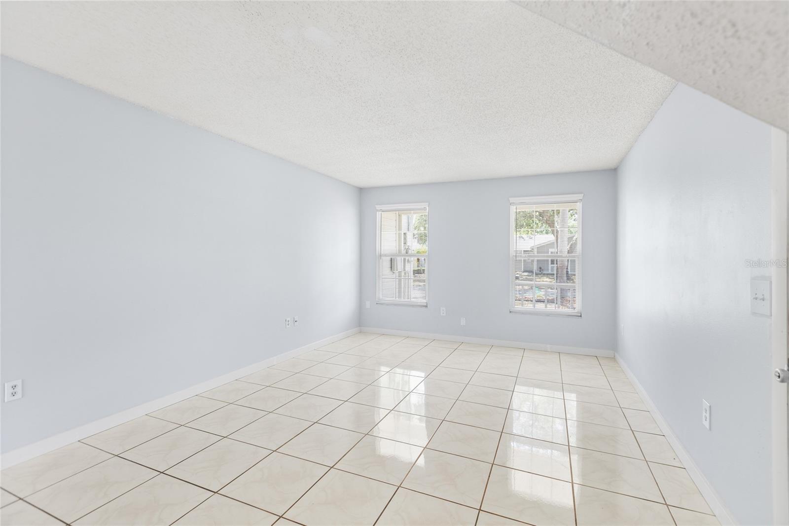 Image 6 of 37 For 7608 Willow Park Drive