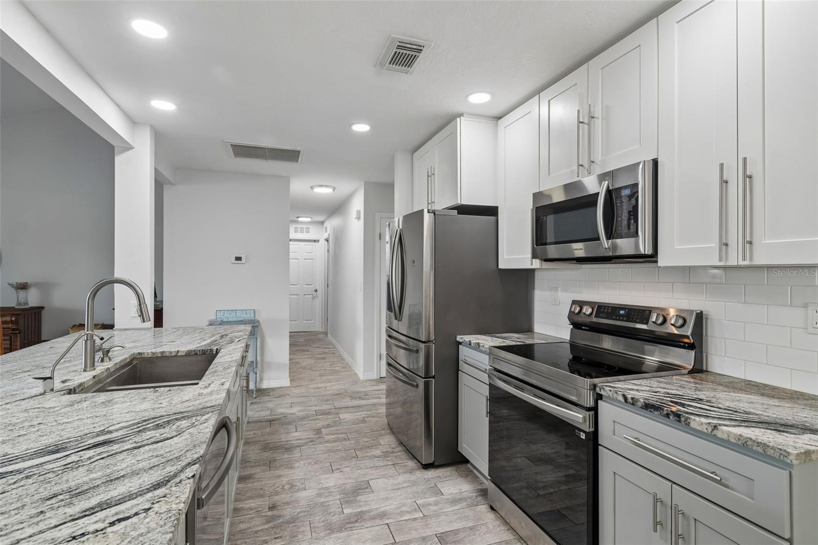 Image 11 of 50 For 5440 Leahy Lane