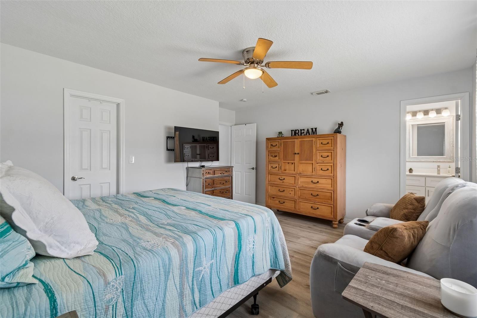 Image 17 of 50 For 5440 Leahy Lane