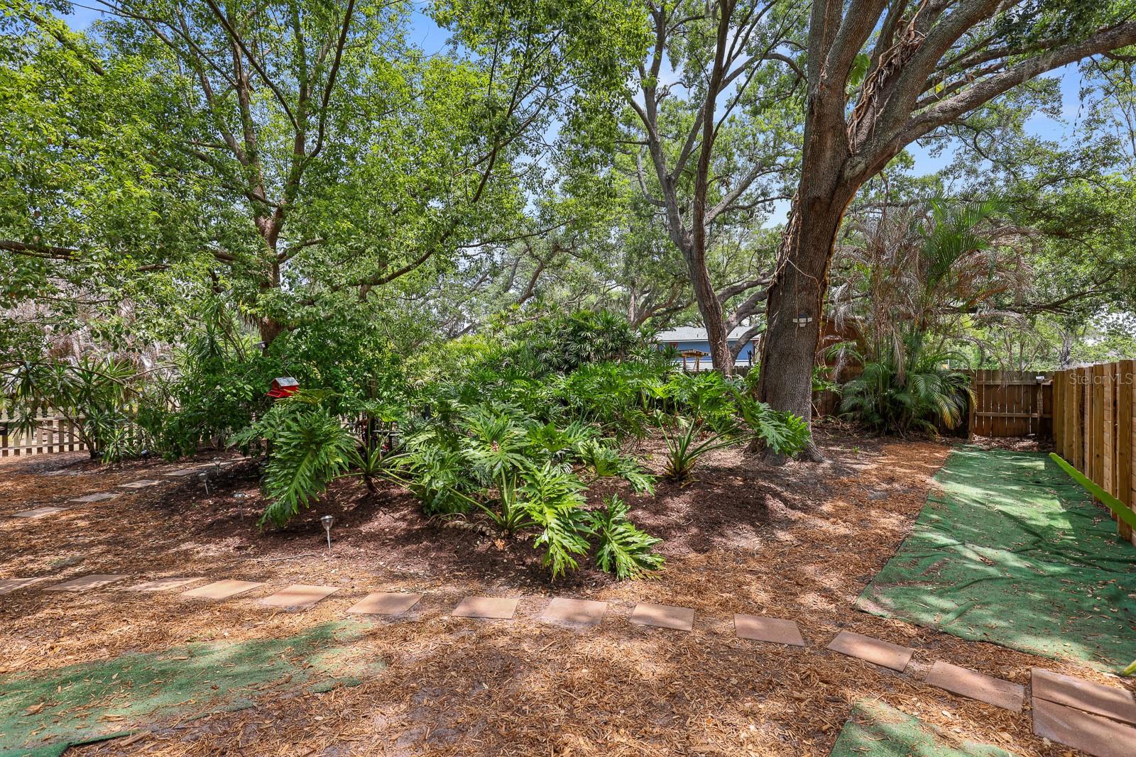 Image 46 of 79 For 314 Bloomingfield Drive