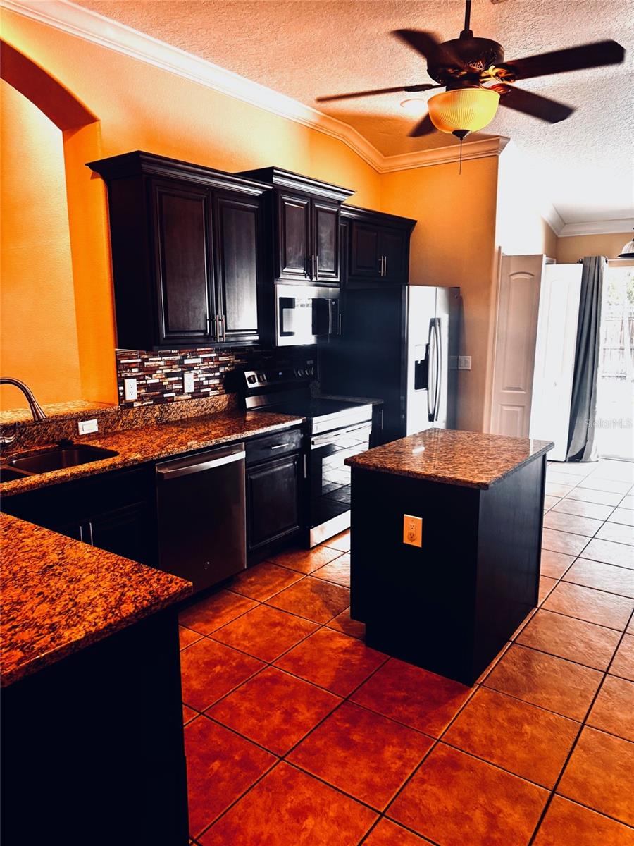 Image 13 of 49 For 14996 Hidden Oaks Circle