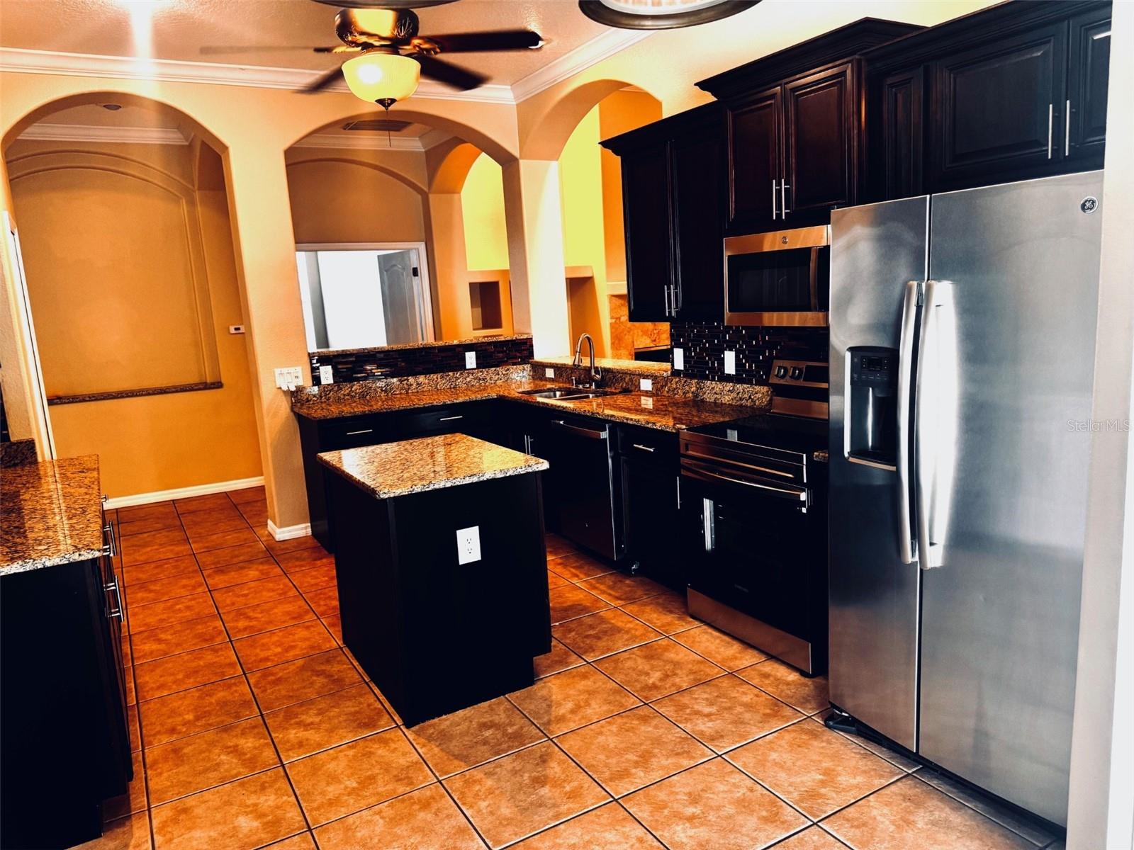 Image 14 of 49 For 14996 Hidden Oaks Circle