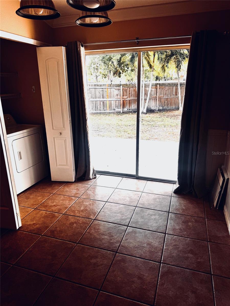 Image 16 of 49 For 14996 Hidden Oaks Circle