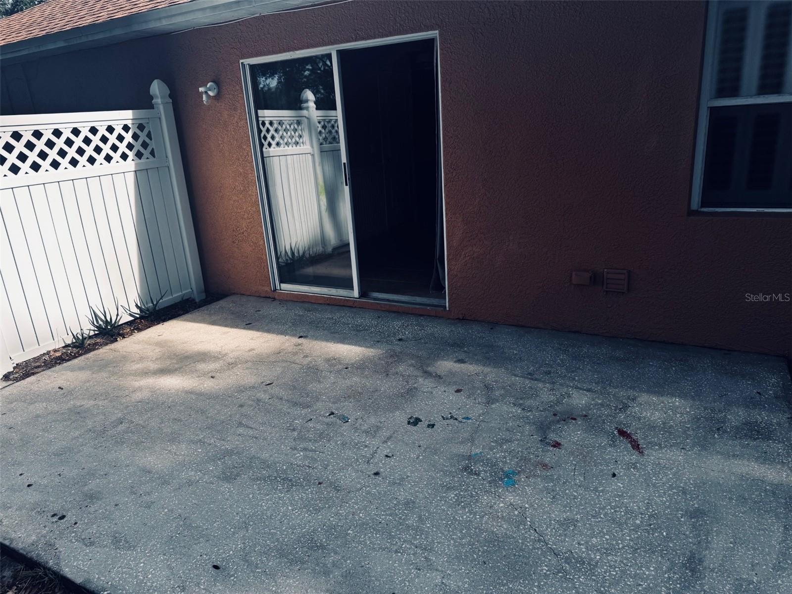 Image 17 of 49 For 14996 Hidden Oaks Circle