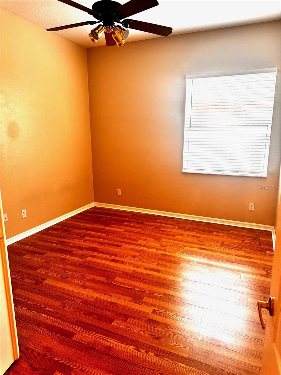 Image 20 of 49 For 14996 Hidden Oaks Circle