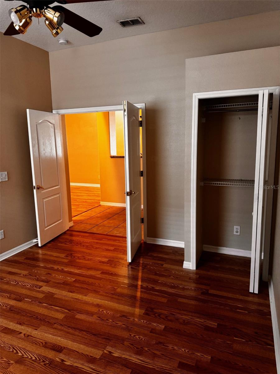 Image 22 of 49 For 14996 Hidden Oaks Circle