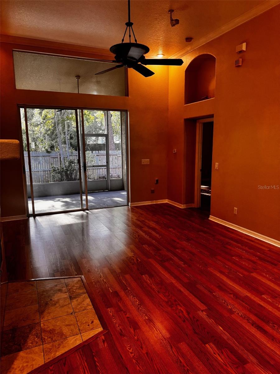 Image 23 of 49 For 14996 Hidden Oaks Circle